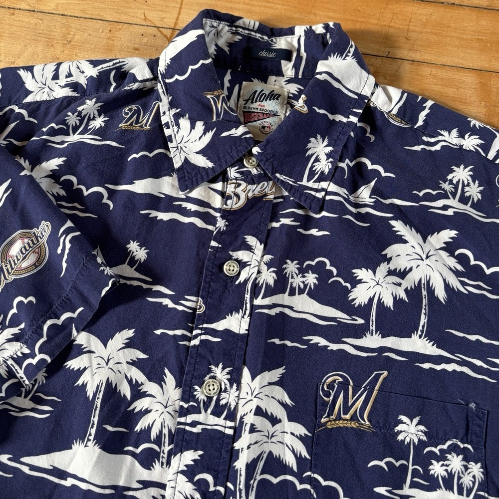 Reyn Spooner Aloha Milwaukee Brewers Classic Button-Up Hawaiian Shirt AOP Size M